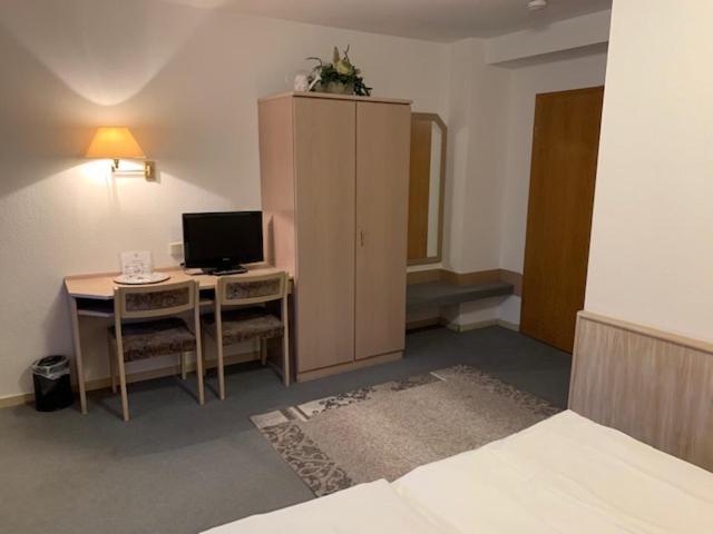 Zum Floesser Neckartenzlingen エクステリア 写真